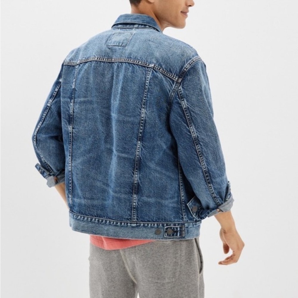 American Eagle Medium Wash Faded Denim Jean Jacket - Picture 5 of 11